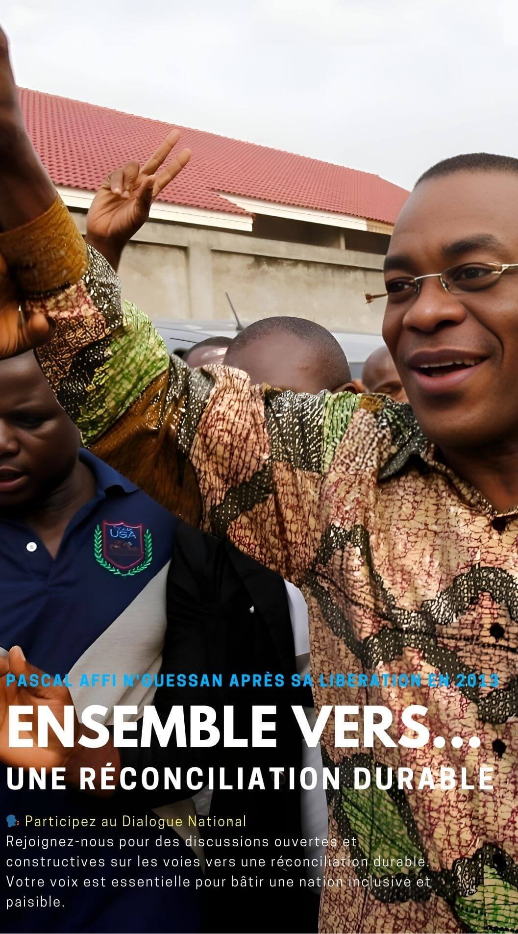 Pascal Affi Nguessan (c) après sa libération, à Abidjan, le 6 août 2013. REUTERS/Luc Gnago